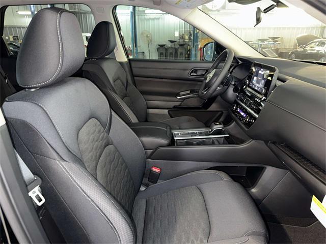 new 2025 Nissan Pathfinder car, priced at $33,332