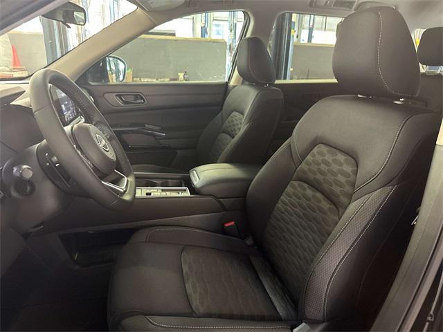 new 2025 Nissan Pathfinder car, priced at $33,332