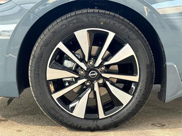 new 2025 Nissan Sentra car, priced at $19,921