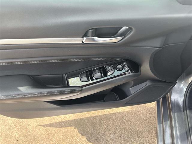 used 2023 Nissan Altima car, priced at $17,212