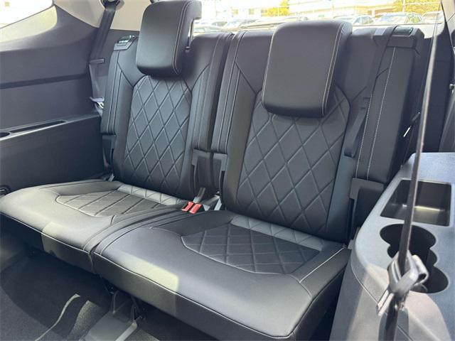 new 2025 Volkswagen Atlas car, priced at $52,600