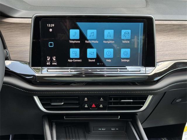 new 2025 Volkswagen Atlas car, priced at $52,600