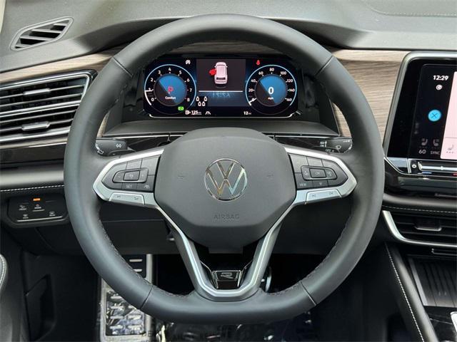 new 2025 Volkswagen Atlas car, priced at $52,600