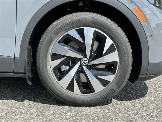 new 2025 Volkswagen ID.4 car, priced at $45,651