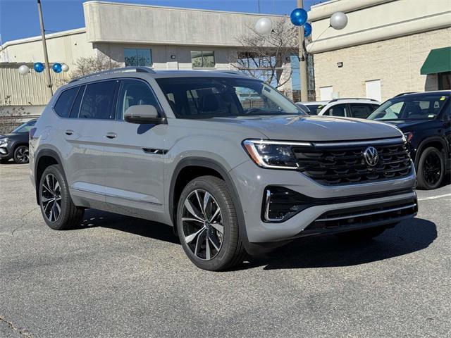 new 2025 Volkswagen Atlas car, priced at $56,316