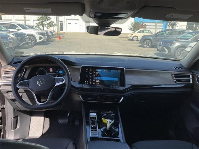 used 2025 Volkswagen Atlas car, priced at $38,500