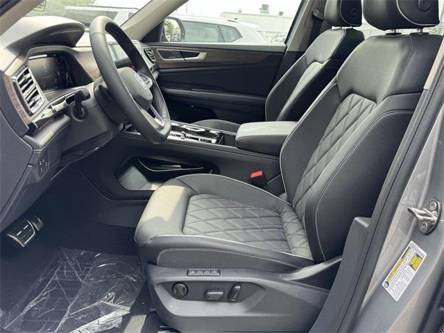 new 2025 Volkswagen Atlas car, priced at $55,506