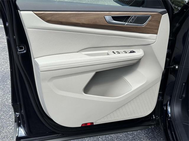 new 2025 Volkswagen Atlas car, priced at $40,757