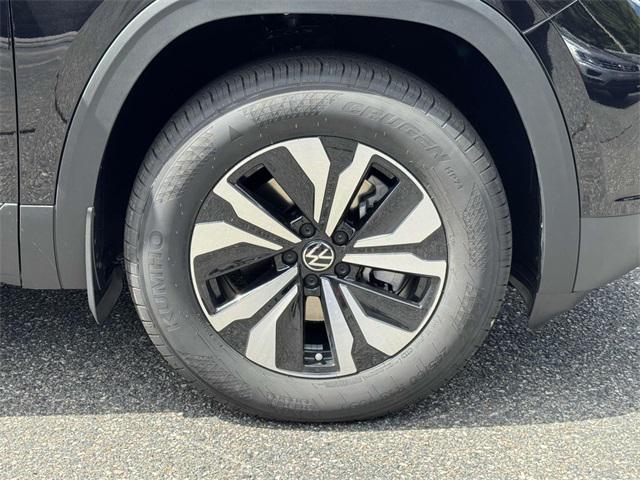 new 2025 Volkswagen Atlas car, priced at $40,757