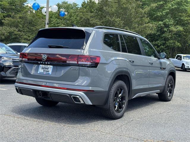 new 2025 Volkswagen Atlas car, priced at $48,401