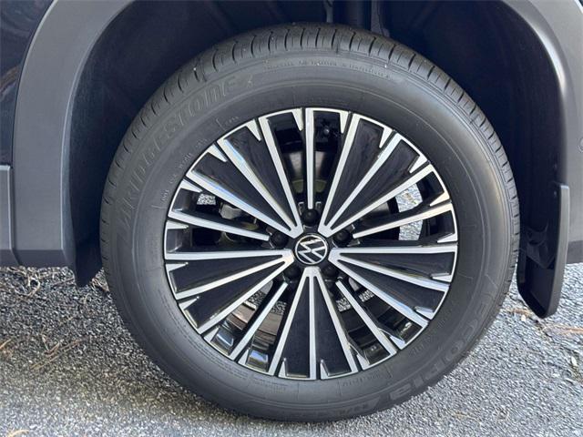 new 2025 Volkswagen Tiguan car, priced at $32,275