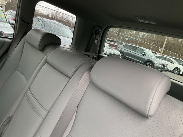 used 2005 Toyota Highlander car, priced at $6,750