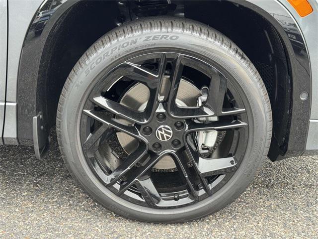 new 2025 Volkswagen Tiguan car, priced at $39,233