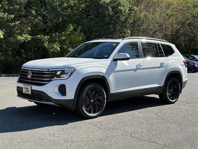 new 2025 Volkswagen Atlas car, priced at $48,552