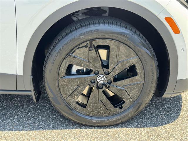 new 2025 Volkswagen ID.4 car, priced at $50,711