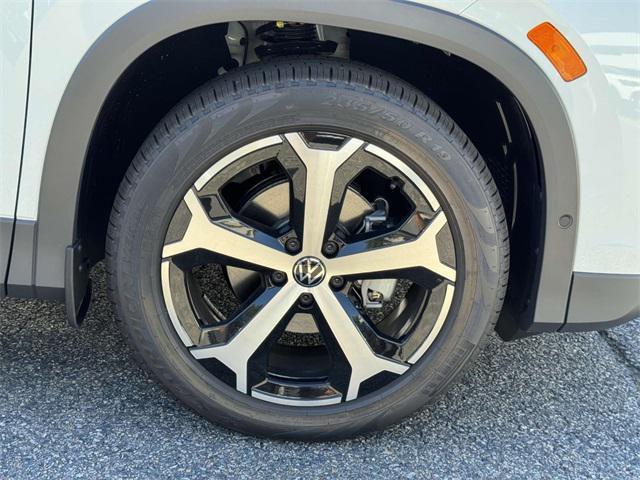 new 2025 Volkswagen Tiguan car, priced at $33,495