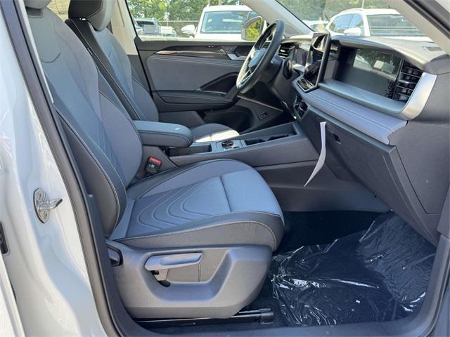 new 2025 Volkswagen Tiguan car, priced at $33,495