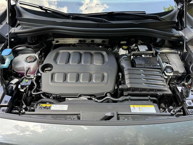 new 2025 Volkswagen Tiguan car, priced at $37,986