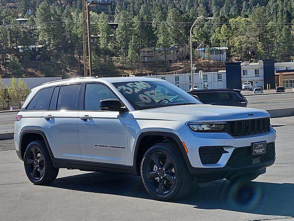 new 2025 Jeep Grand Cherokee car, priced at $49,370