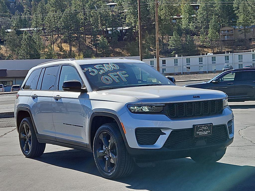 new 2025 Jeep Grand Cherokee car, priced at $49,370