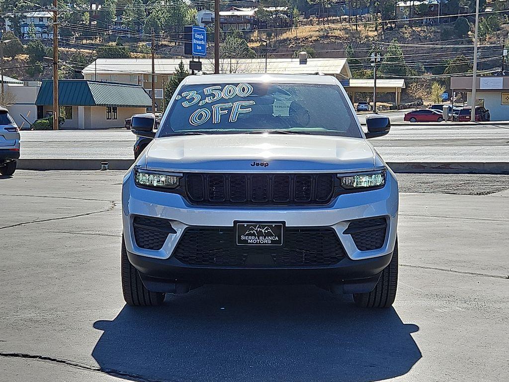 new 2025 Jeep Grand Cherokee car, priced at $49,370