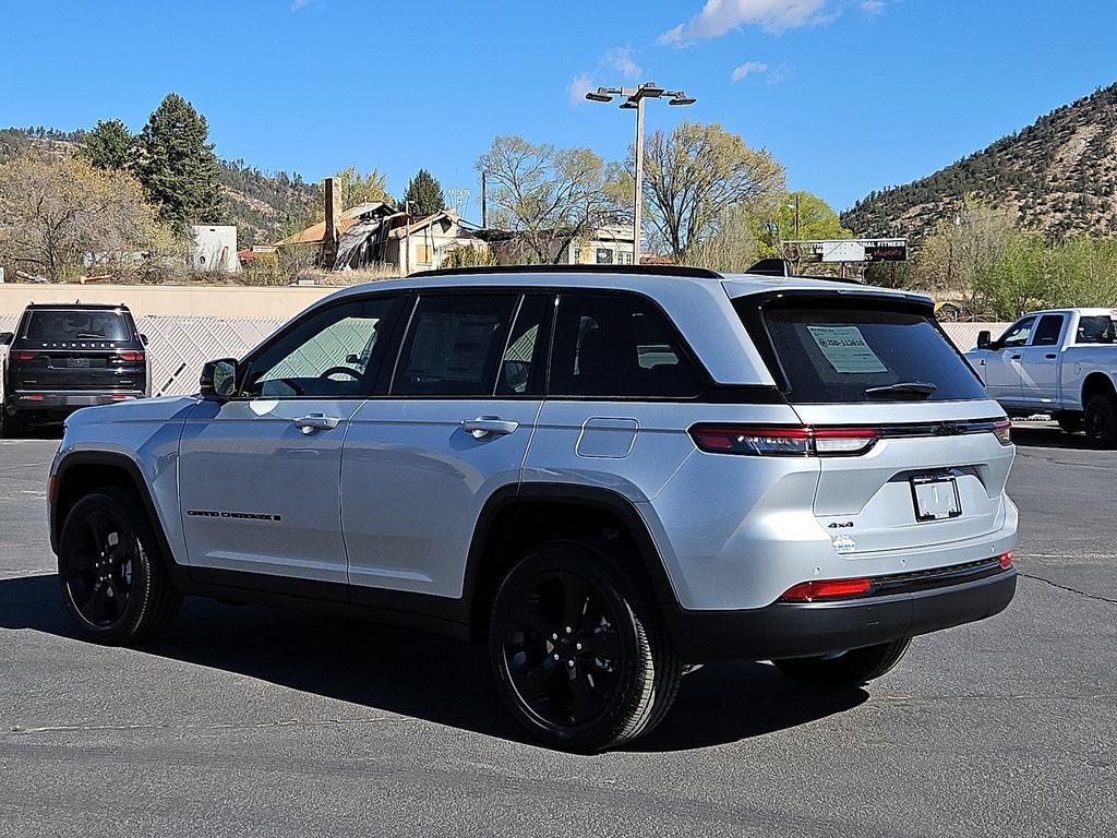 new 2025 Jeep Grand Cherokee car, priced at $49,370