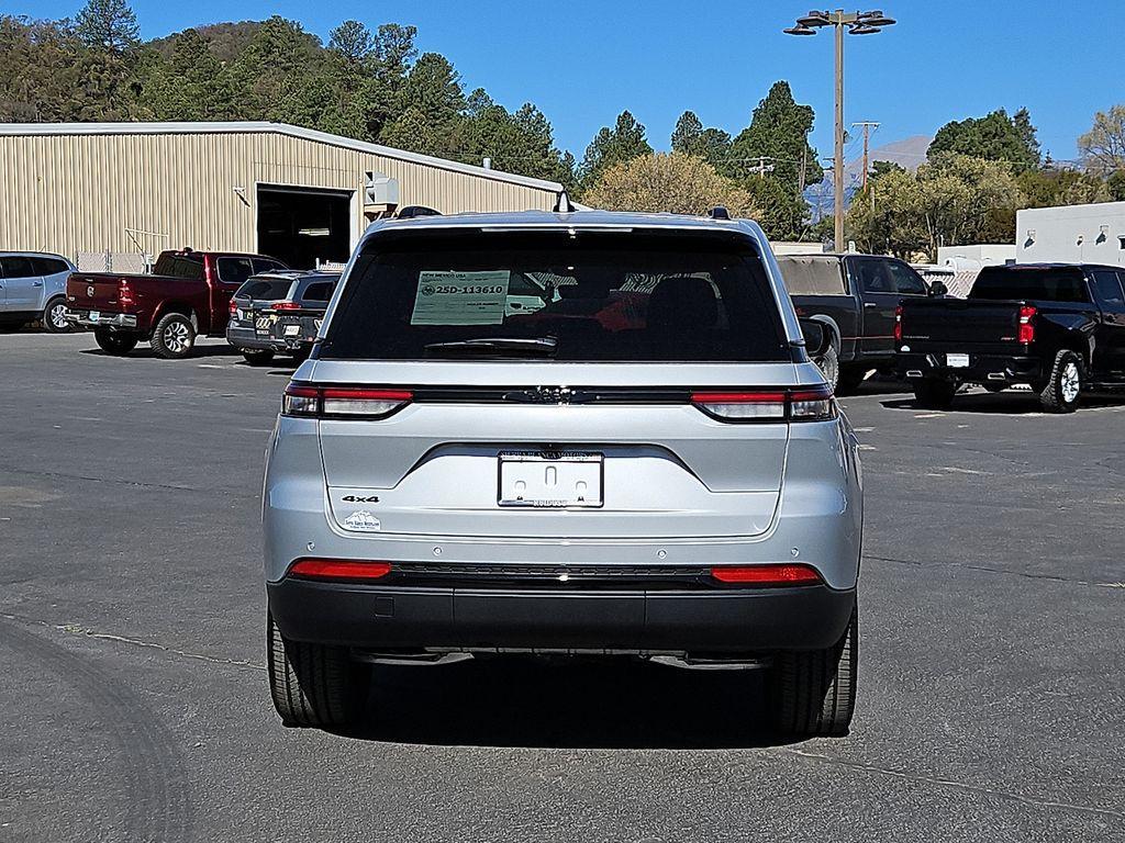 new 2025 Jeep Grand Cherokee car, priced at $49,370
