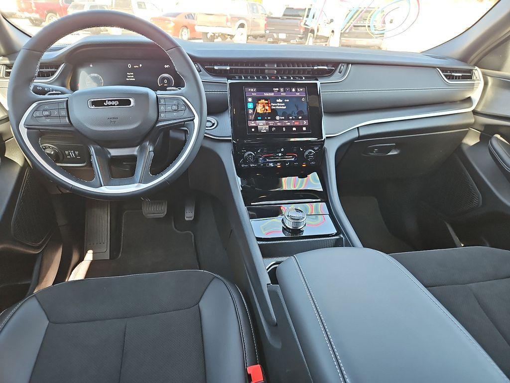 new 2025 Jeep Grand Cherokee car, priced at $49,370