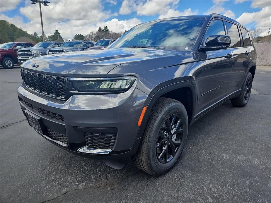 new 2024 Jeep Grand Cherokee L car, priced at $45,220