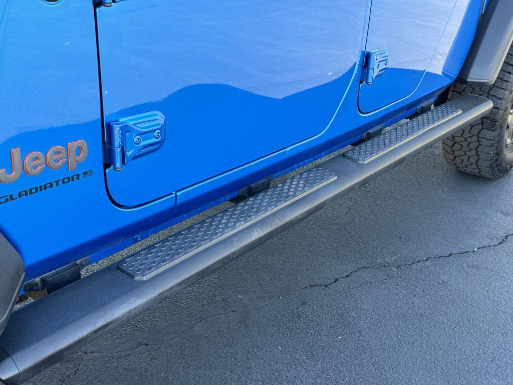 used 2023 Jeep Gladiator car, priced at $43,984