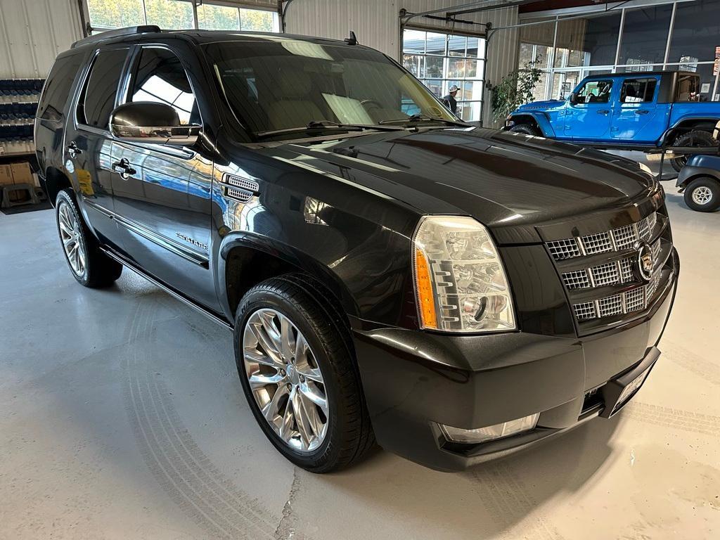 used 2013 Cadillac Escalade car, priced at $16,533