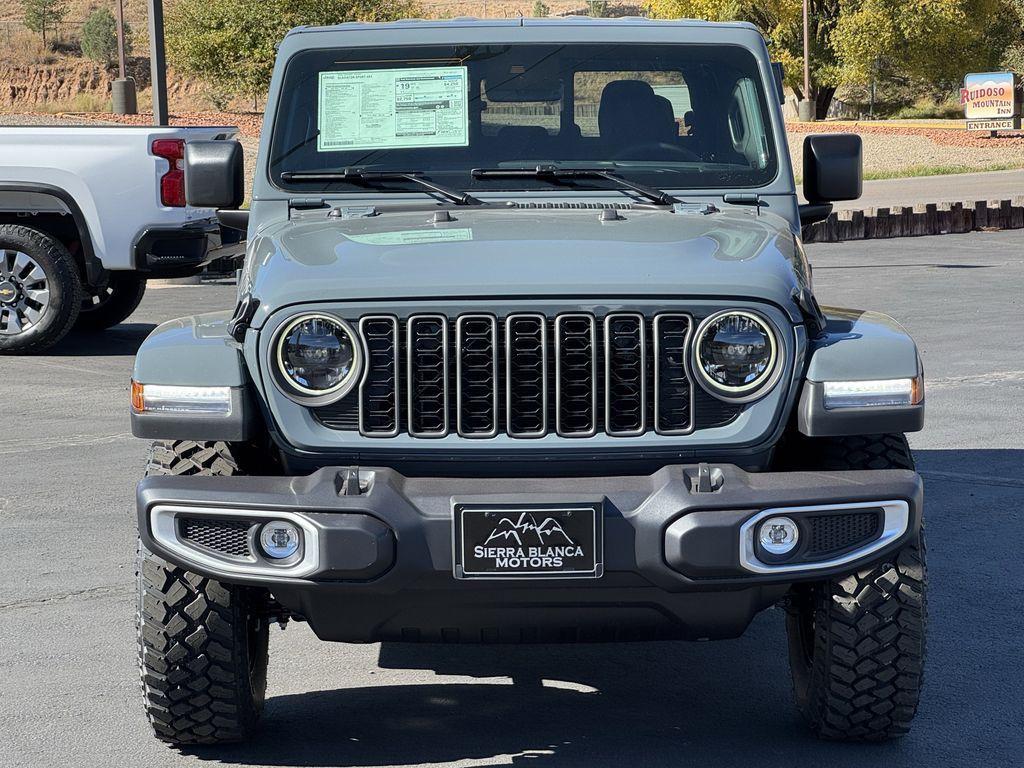 new 2025 Jeep Gladiator car, priced at $51,190
