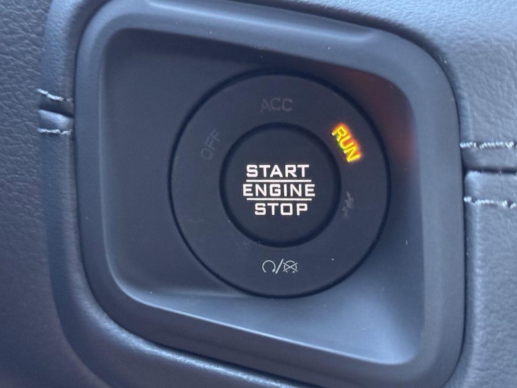 new 2025 Jeep Gladiator car, priced at $51,190