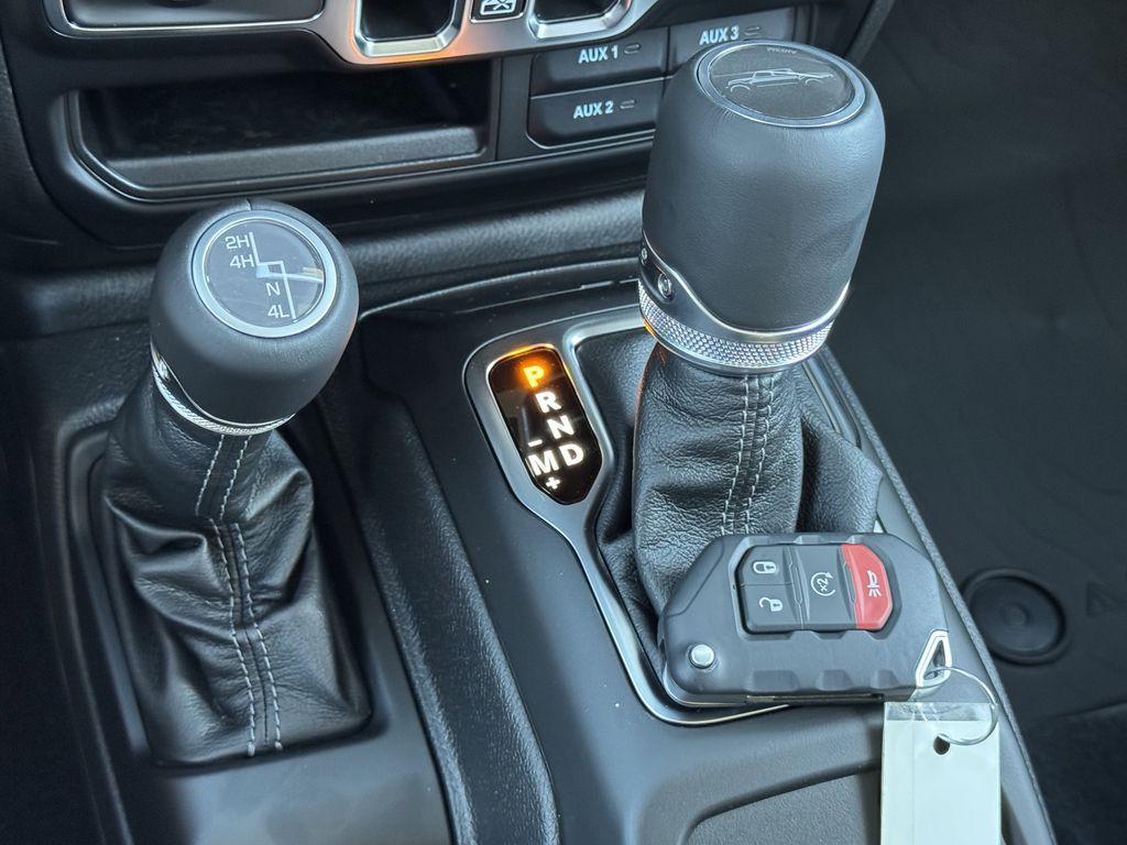 new 2025 Jeep Gladiator car, priced at $51,190