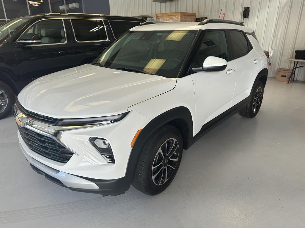 new 2025 Chevrolet TrailBlazer car, priced at $29,220