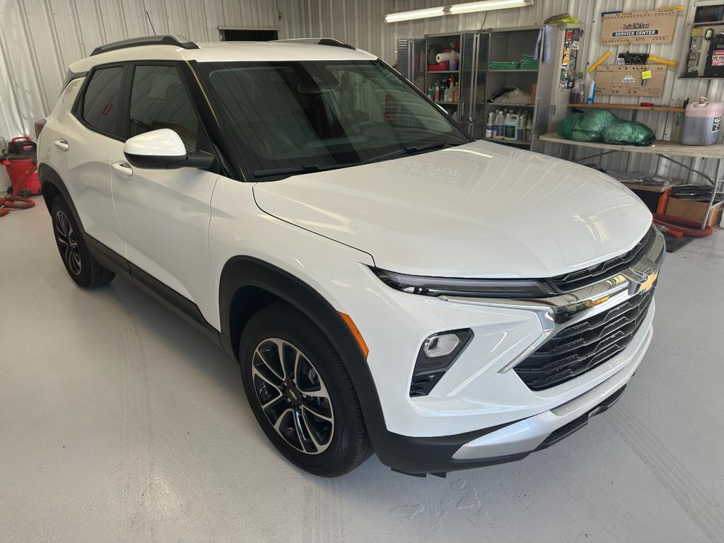new 2025 Chevrolet TrailBlazer car, priced at $29,220