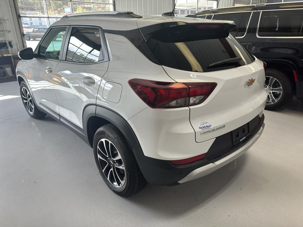 new 2025 Chevrolet TrailBlazer car, priced at $29,220