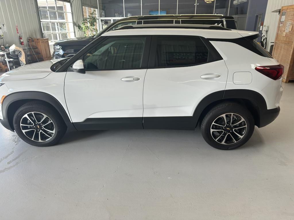 new 2025 Chevrolet TrailBlazer car, priced at $29,220