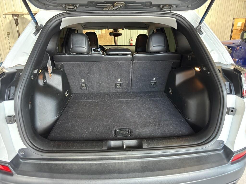 used 2019 Jeep Cherokee car, priced at $23,984