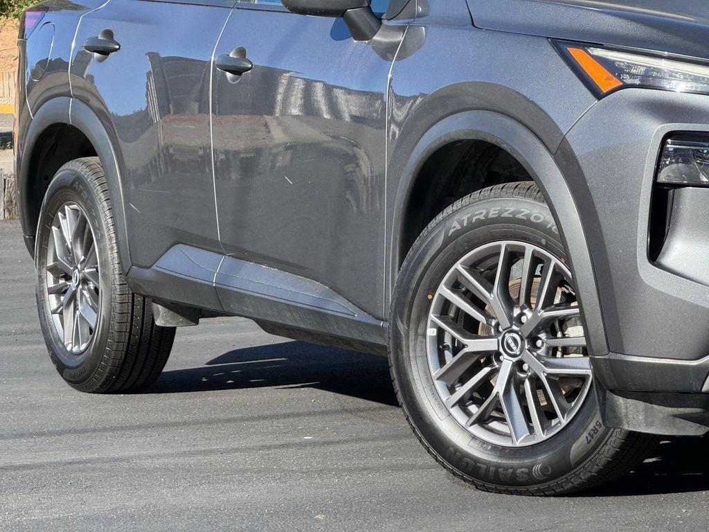 used 2023 Nissan Rogue car, priced at $21,984