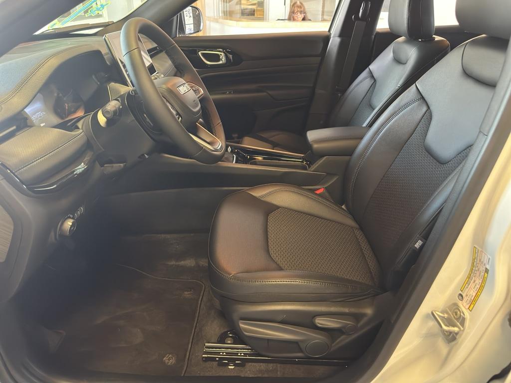new 2025 Jeep Compass car