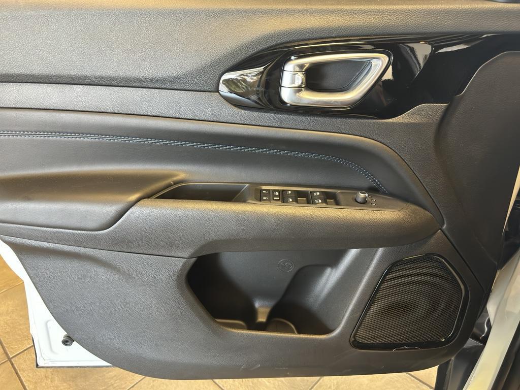new 2025 Jeep Compass car