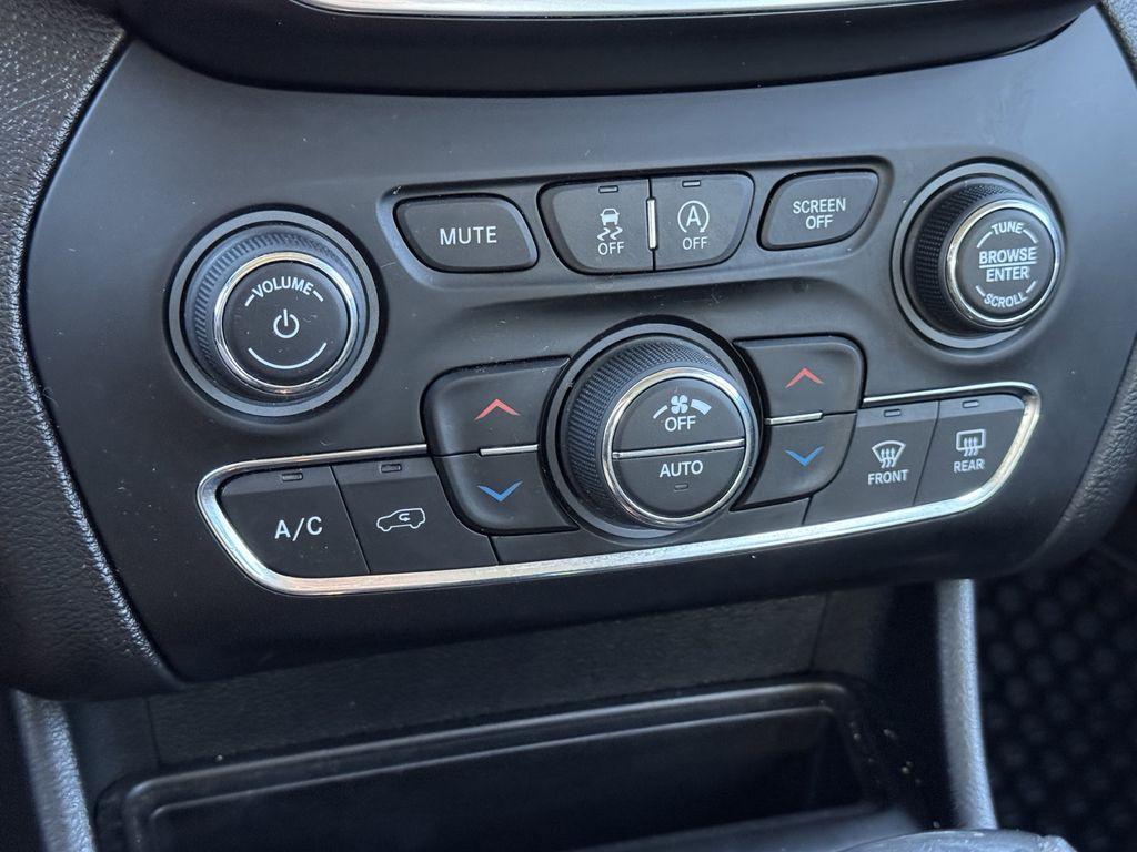 used 2021 Jeep Cherokee car, priced at $22,850