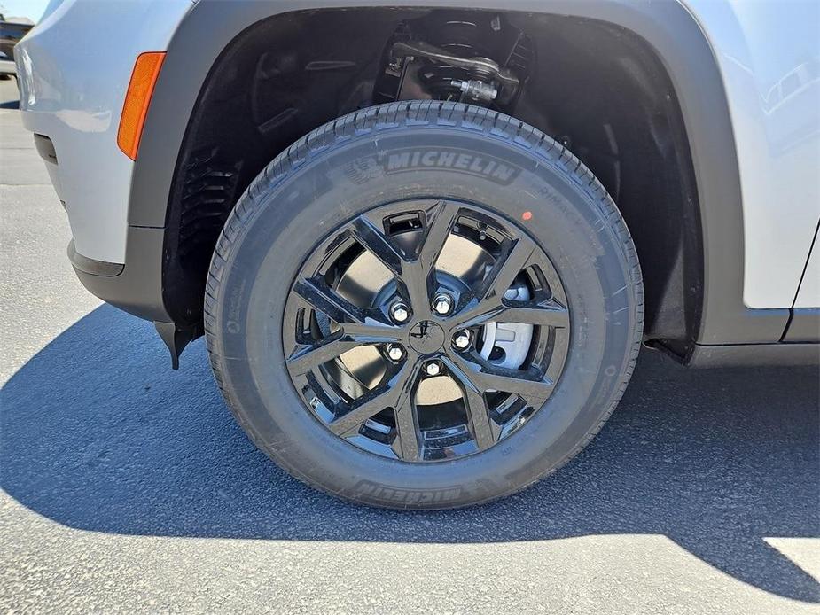 new 2024 Jeep Grand Cherokee L car, priced at $43,720