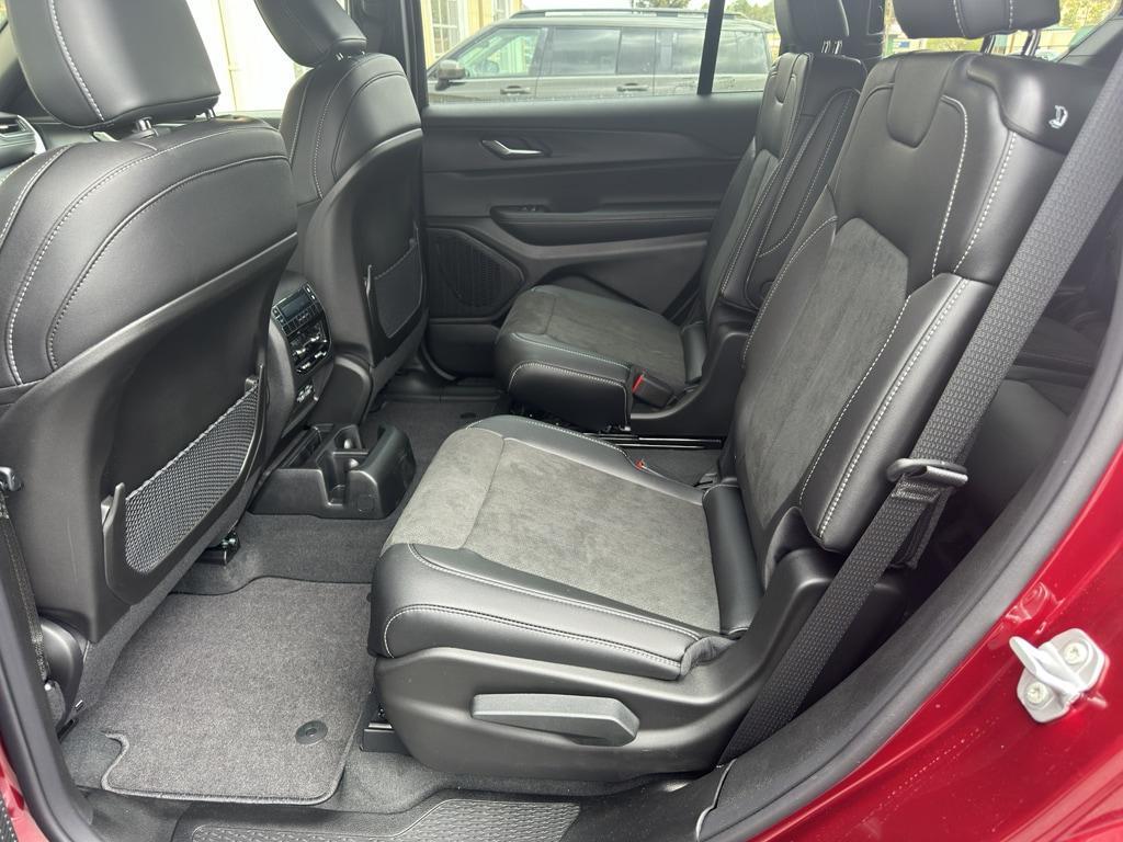 new 2025 Jeep Grand Cherokee L car, priced at $49,725