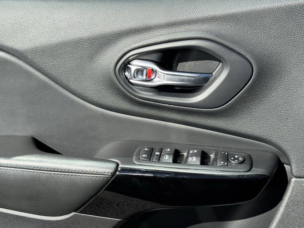 used 2020 Jeep Cherokee car, priced at $20,984