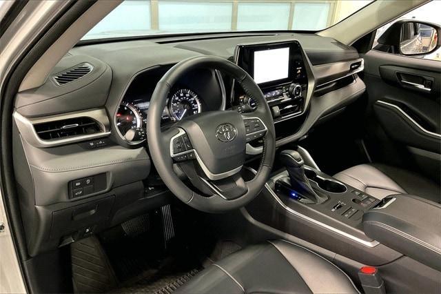 used 2023 Toyota Highlander car, priced at $39,809