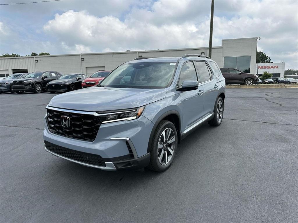 new 2025 Honda Pilot car, priced at $48,569