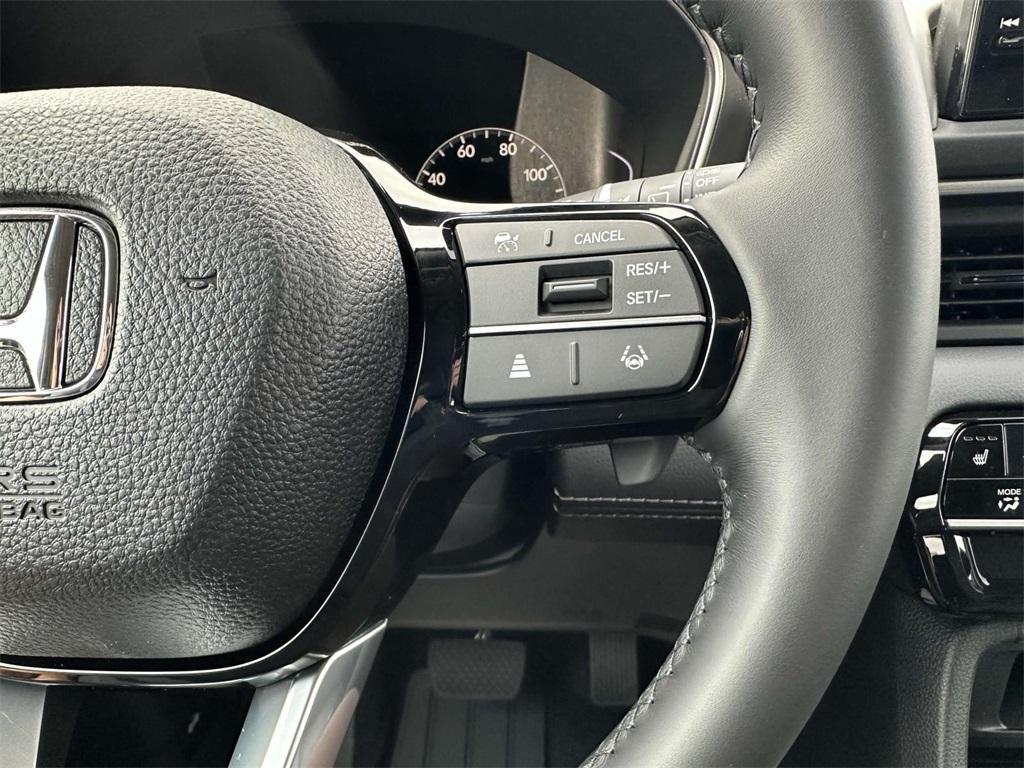 new 2025 Honda Pilot car, priced at $48,569