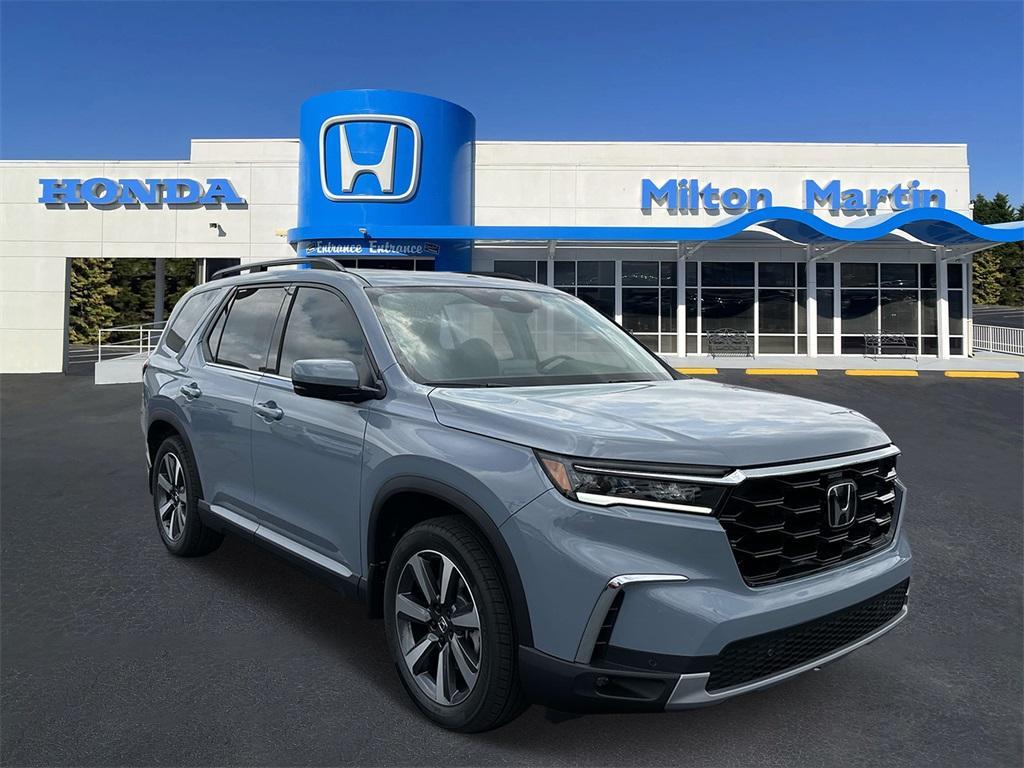 new 2025 Honda Pilot car, priced at $49,080